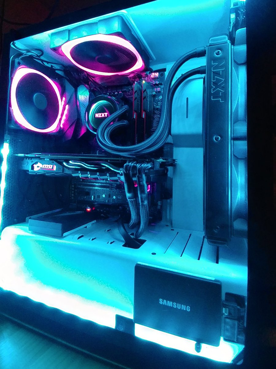 Velocigator's tweet photo. Our very own @WolfBearington is finally done with his @AMD Ryzen 1700X gaming/editing dream build! @NZXT @ASUS @msiUSA @GSkillTech https://t.co/86wVM92BtY