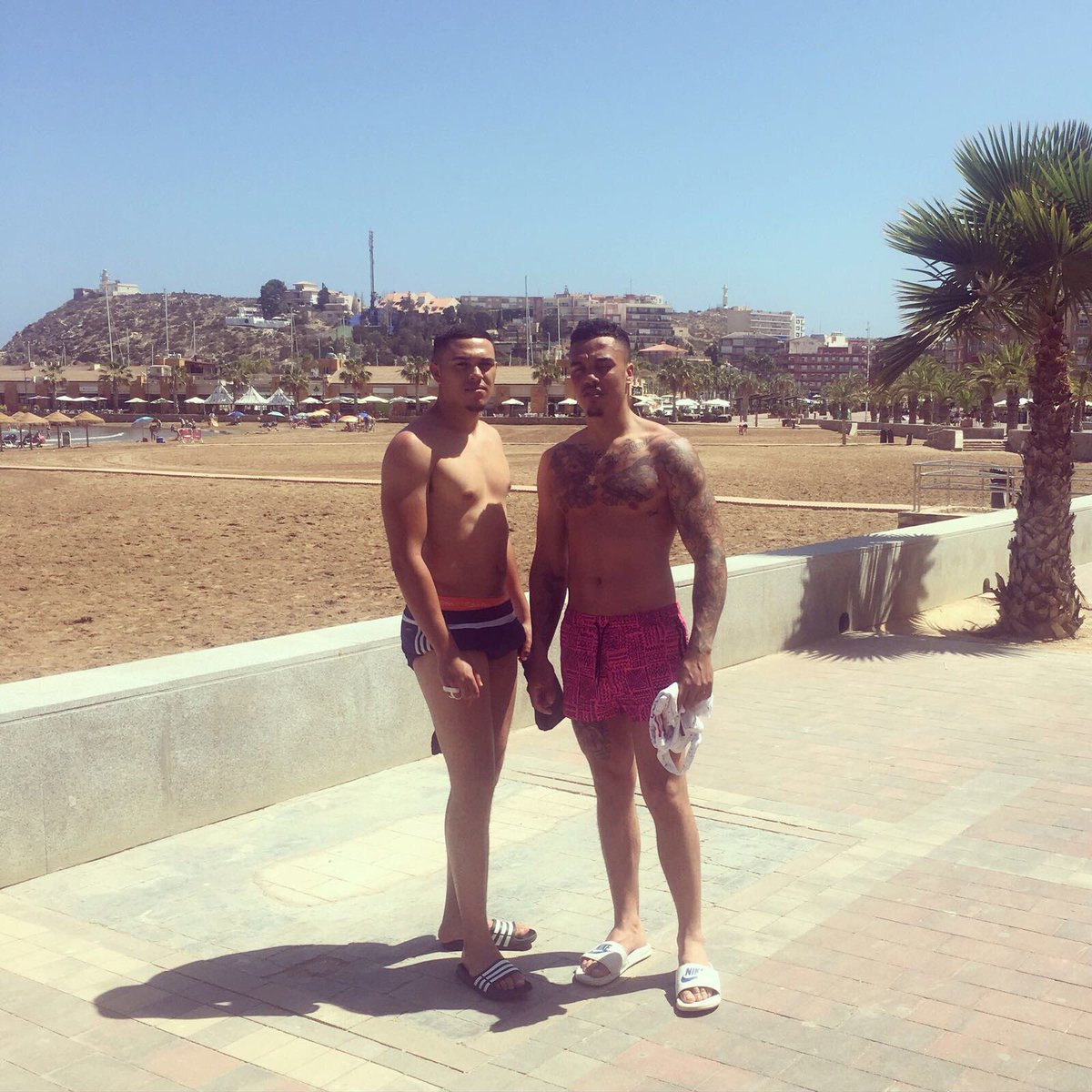 Little bro 🤙🏽✈️