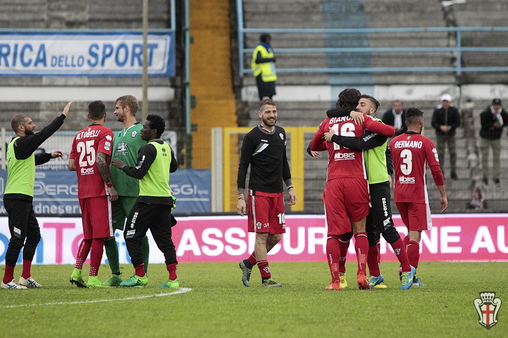 magica_pro's tweet photo. PRO VERCELLI, I GUASTAFESTE https://t.co/fiMeT3ktG9 (Foto @Iguan89) #ProVercelli #SerieB #Spal #SpaPrv #CalcioVero #LNPB #curiosità https://t.co/d4IwbvttFJ