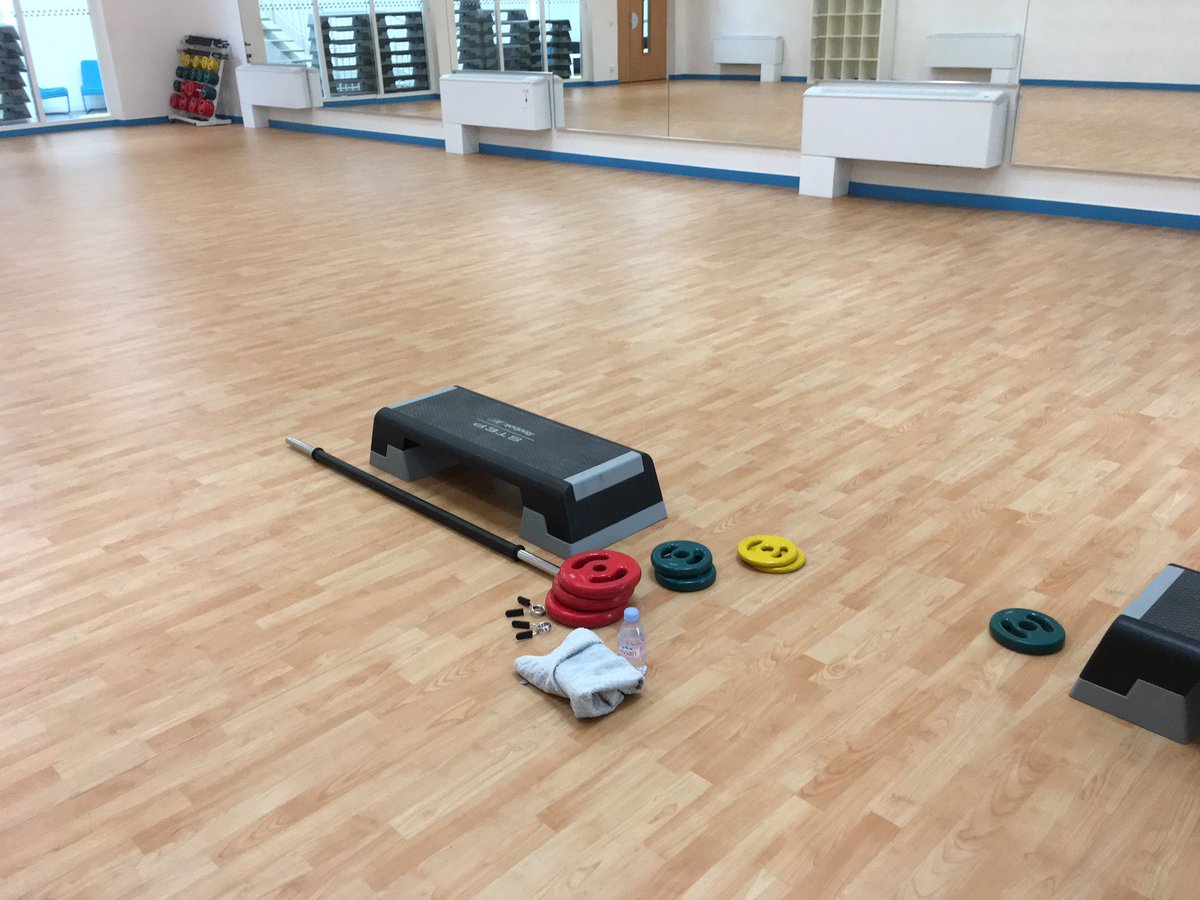 SarahMrtl2's tweet photo. Back. Training #gymsuedoise #cardiopump https://t.co/KYUUQKp43q