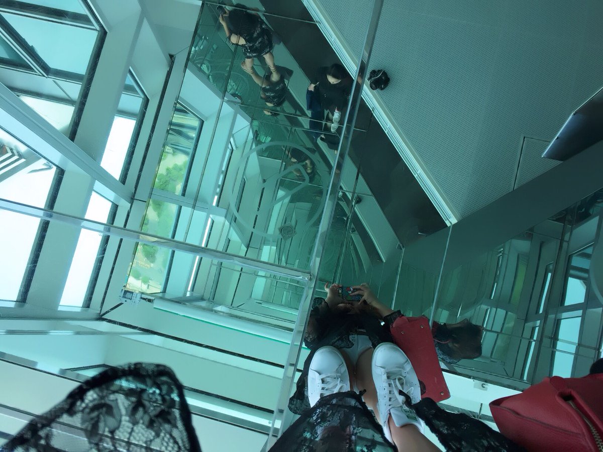 vip_aly64's tweet photo. 台北101🗼
これ鏡だからスカートの人完全にパンツ丸見え🤗 https://t.co/GsXxNrEsKm