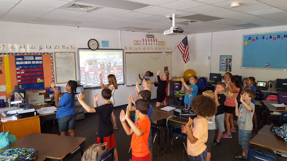 MCPSWellnessPE's tweet photo. The biggest winner of FIVE PRIZE PACKS is @WardHighlands Ms. Fassoulas, Ms. Wigginton, Ms. Yancey, Ms. Jackson, &amp; Ms. Rice were winners! https://t.co/IgcxQv3O1G