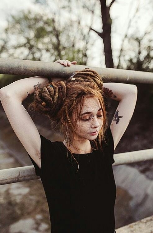 littlee_pixie's tweet image. ~Little lost pixie.
~Perdida por el bosque en busca de seres que la acompañen. 
~Fav y rt para darme a conocer entre los humanos. #FreeRol