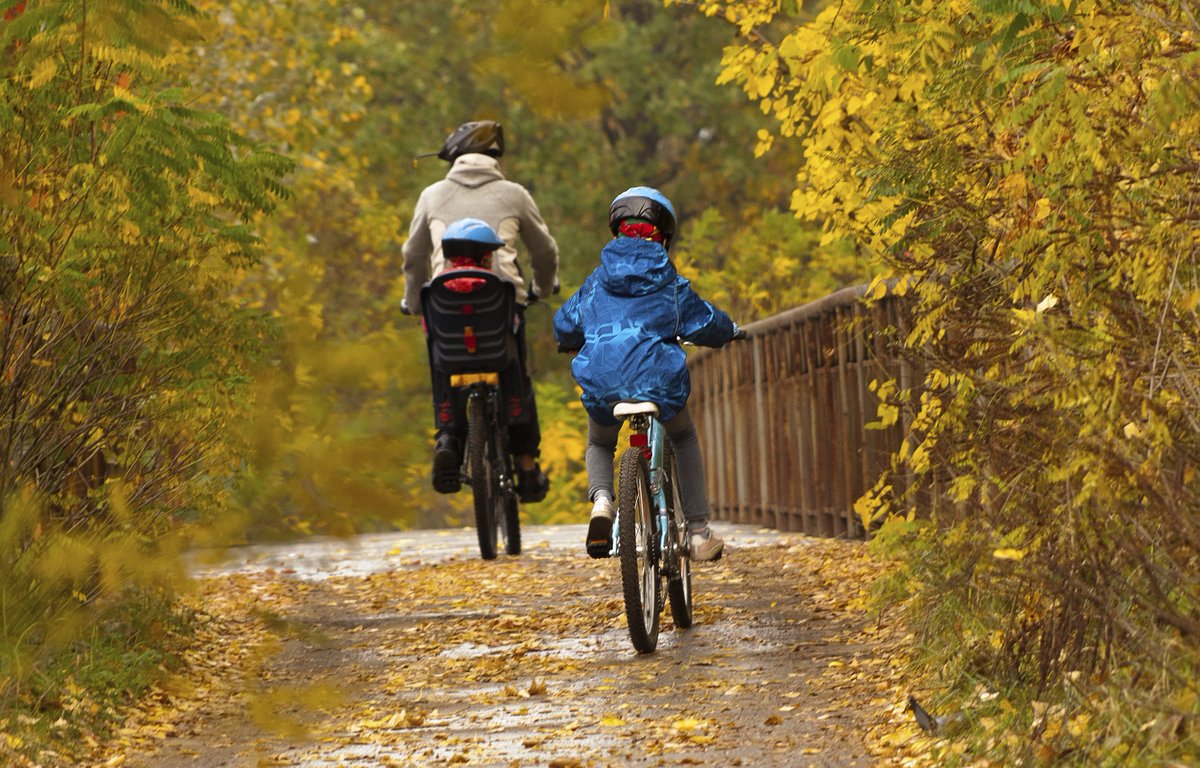 healthyllg's tweet photo. Building a bicycle friendly community at #EOATS2017! @Carleton_Place @MillsCommunity @LGLHealthUnit https://t.co/1T5W2MVAOF https://t.co/zQwiaG09Gt