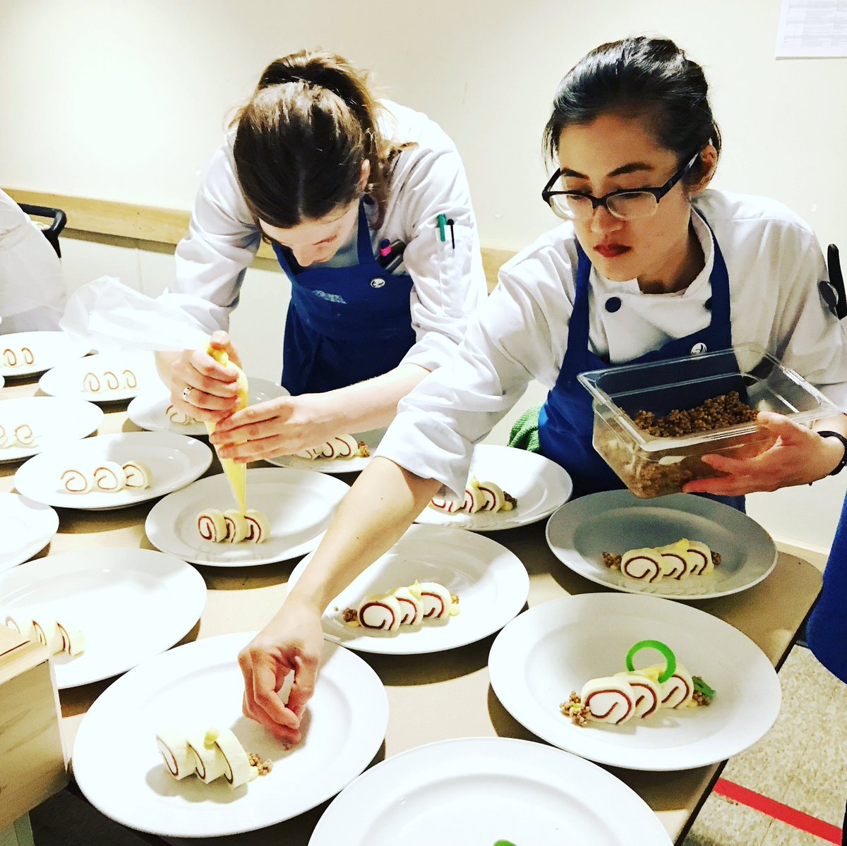 devourfest's tweet photo. Fantastic film &amp; food gala dinner this weekend @devourosoyoos! https://t.co/067kAwiB96