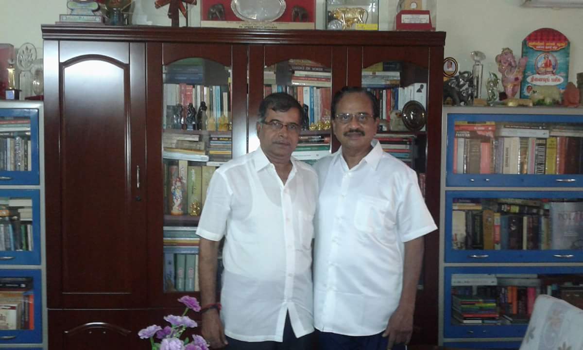 iksvijayan's tweet photo. Today (May8) evening met #TamilaruviManiyan @ his residence.. https://t.co/roETMDdUXL | #Rowthram #Ithayakkani #GandhiyaMakkalIyakkam https://t.co/JArlti0GUS
