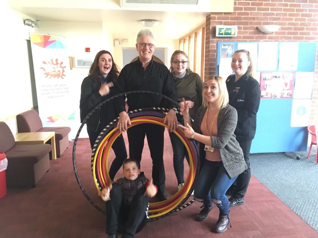 WarksYC's tweet image. Celebrity at Nuneaton group night! #BGT #hoopguy #youngcarers #groupnight #excitedprojectworker