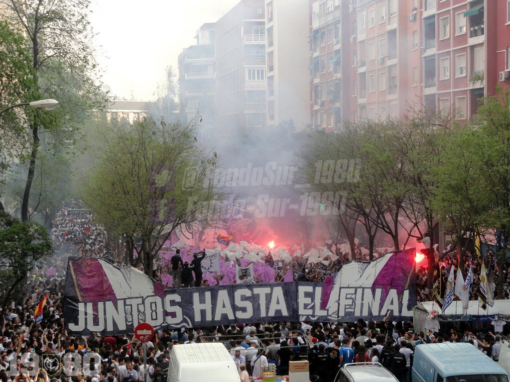 Superedu_rm13's tweet photo. #QuedadaMadridistaPlazaMayor
Los madridistas de verdad, estaremos en la plaza mejor.
Los vendidos en BUS.
Y todos al CABEZÓN
#PUTAINDIOS. https://t.co/S9VK81IrHO