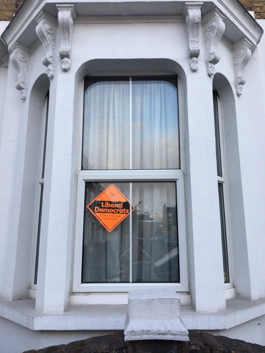 FranchiLiza's tweet photo. Glorious diamond poster smiling in Bow @THLDs @LibDems #TeamHamlets #GE2017 #BowPeeps https://t.co/scJW4rv6c9