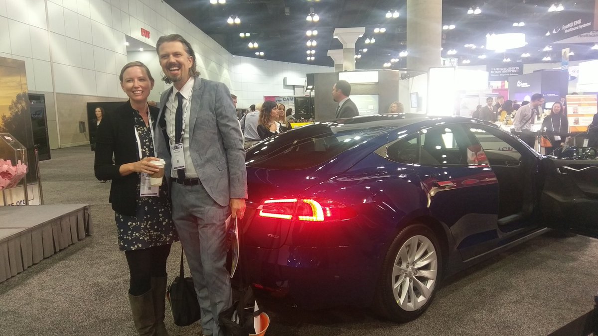 krisvalente1's tweet photo. Congrats Dr. Dovich from @PacEyeInst!!! #TeslaMotors #ASCRSASOA2017 https://t.co/8q2FDiE251