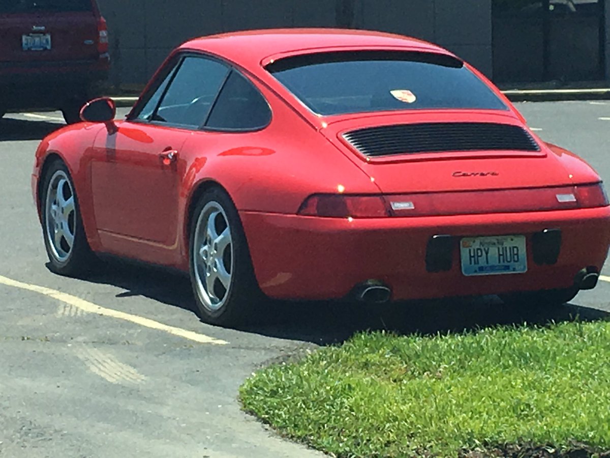 JulesOnWheelz's tweet image. Nice...  #carspotting @Porsche #redcarsrule #classicsnevergooutofstyle #Fastcar #mondaymoment