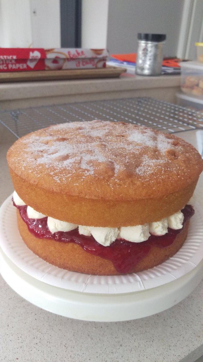 Justwright2016's tweet photo. Had a fabulous day teaching how to bake a #Victoriasponge #bakingmasterclass to Karen bell from @nestatwinnall #fabjob #WorcestershireHour https://t.co/2J0e8EjnUb