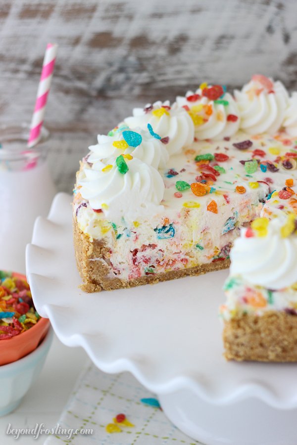 MashedHQ's tweet photo. Where can I Get one of these fruity pebbles cheesecakes? #fruitypebbles #cerealfordessert #sweettreats #foodform #delicious https://t.co/7LsBDcBQmO