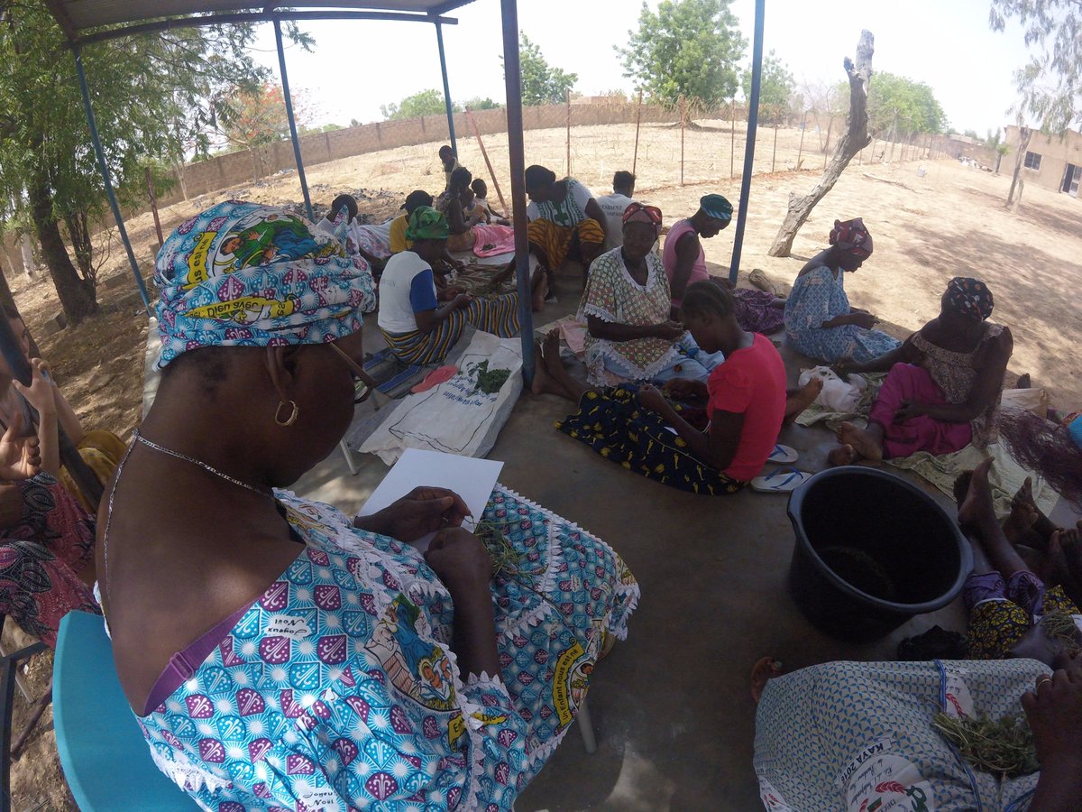 KabeelaBurkina's tweet photo. Making Soap: Step 1/3
#Kabeela #genderequality #womensrights #Humanrights #Internationaldevelopement #incomegeneratingactivities https://t.co/G98roJtAhj