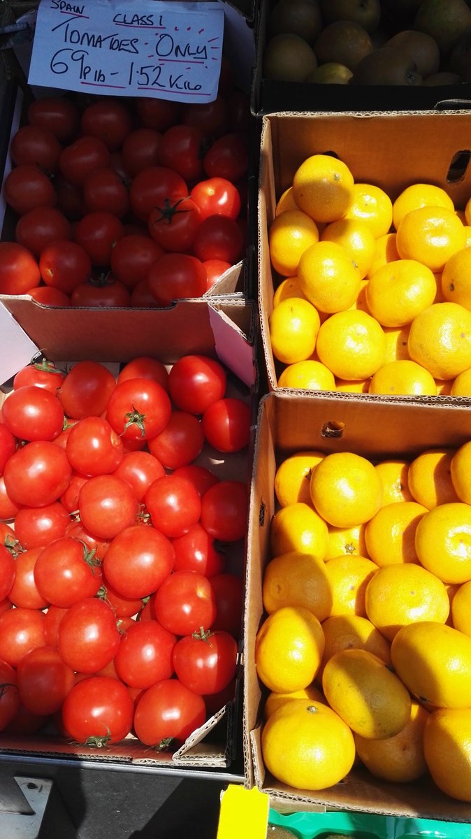 StokesBath's tweet photo. Cherries went fast today, but we'll have more tomorrow! 
Pomegranates, tomatoes and satsumas all looking lush https://t.co/VopCnyFQbk