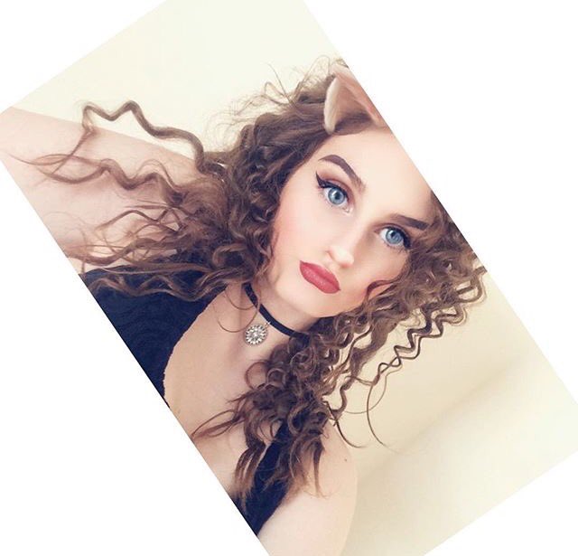 CourtsSpendley_'s tweet photo. #snapchatfilter #piggyfilter #snapchat #ＦＯＬＬＯＷ #followforfollow #newbie #needfollowers #makeup #fashion #chokers #pout #moody https://t.co/xeka56d4Ou