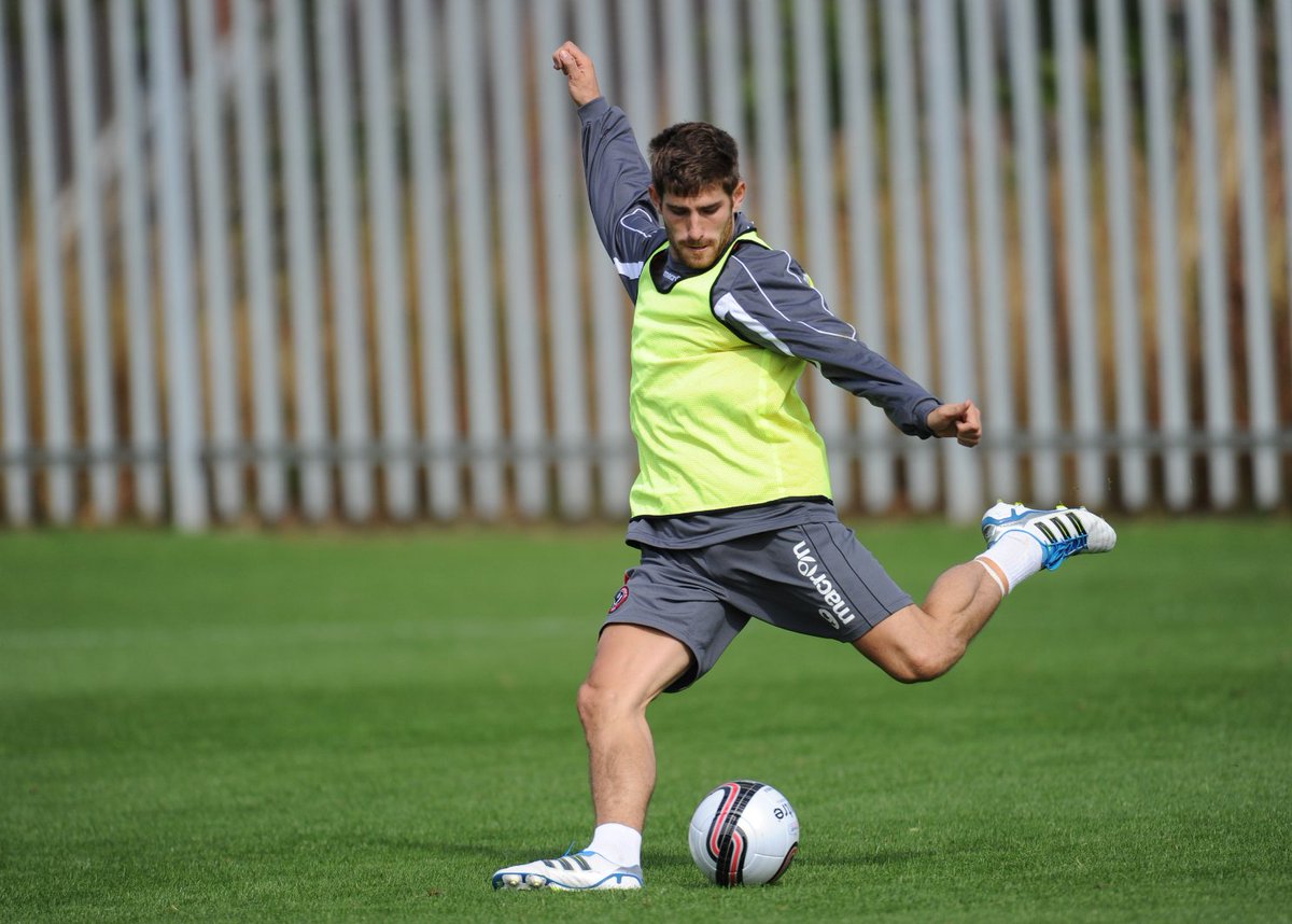SheffieldUnited's tweet photo. CONFIRMED: United have signed Ched Evans for an undisclosed fee. See https://t.co/tgSzSi3uVf for full details #twitterblades #ForgedInSteel https://t.co/8ZYzB8CUfq