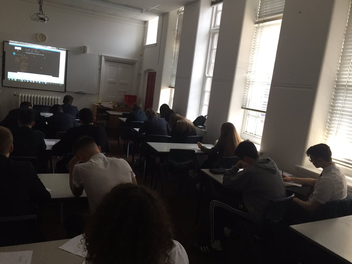 ac_kes's tweet photo. Great start to @My_PE_EXAM Live revision! Big turnout &amp; lots of key areas being covered! #LiveRevision #HardWorkPaysOff #A⭐️Returns 👍🏻 https://t.co/3cjVxehUnF