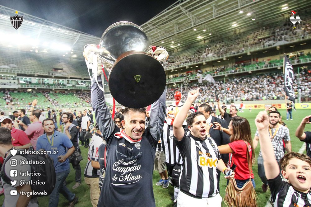 Atletico's tweet photo. É CAMpeão! Confira o álbum com as melhores fotos da finalíssima do Campeonato Mineiro: https://t.co/cO8nseeyJB  Vamos, #Galo! https://t.co/649nVDgi4u