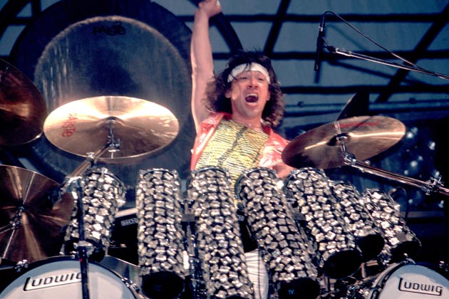 A big Monsters of Rock happy birthday to Alex Van Halen! 