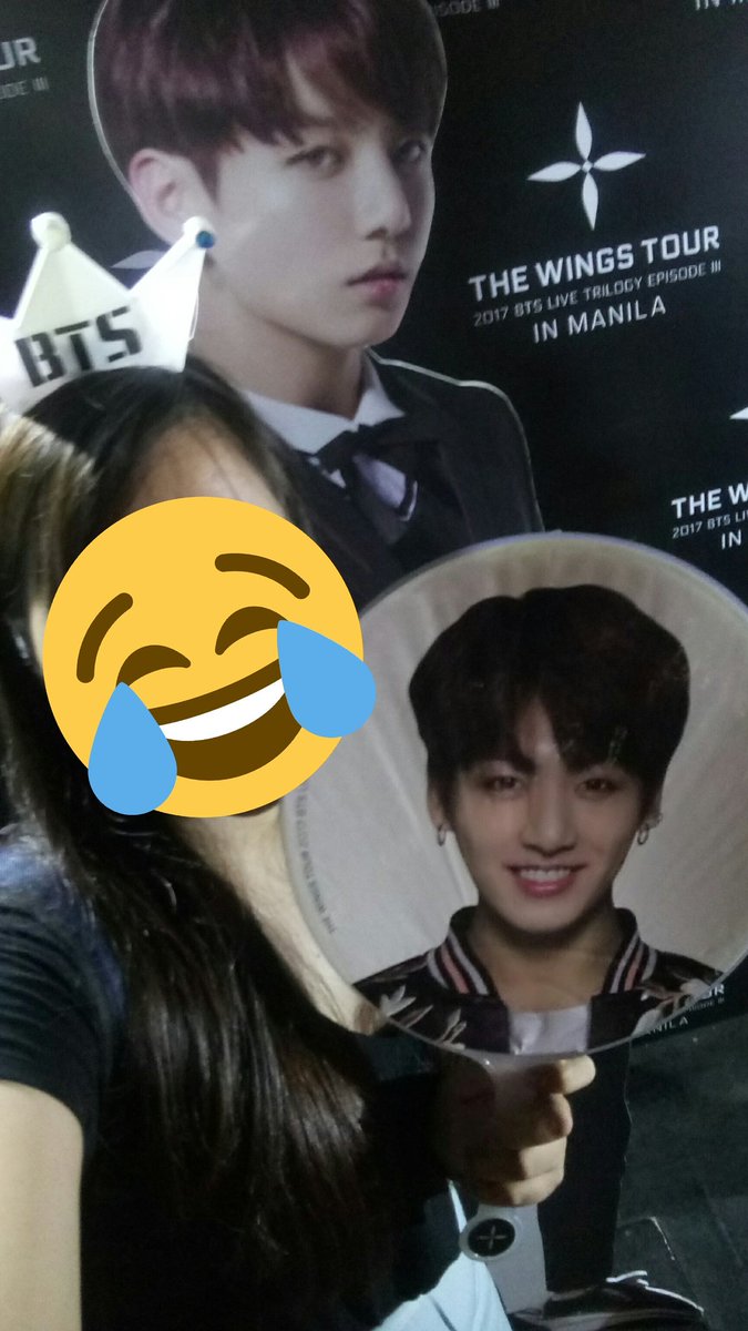 jannakook's tweet photo. STANDEE PA LANG NIYA KILIG NA KILIG NA KO PANO PA KAYA KUNG SYA NA YUNG KATABI KO HUMIHINGA AT RAMDAM ANG ABS. HAHAHA 😂 #Jungkook https://t.co/WWdnnfhoCi