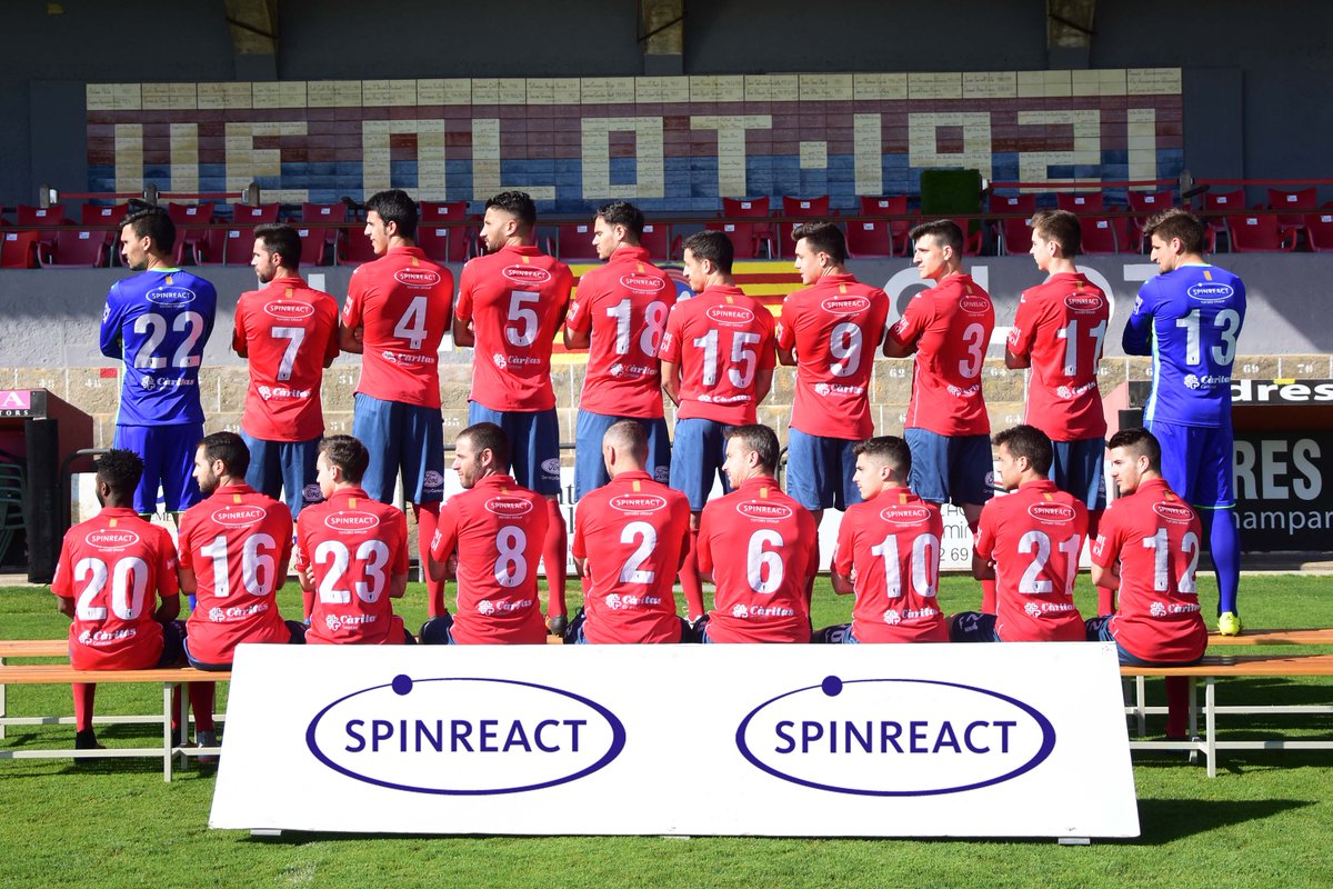 UEO1921's tweet photo. [LES NOSTRES EMPRESES]: Un equip reactiu i amb molta química gràcies als companys d'#SPINREACT. Que no ens agafin l'esquena! #3div5 #ueolot https://t.co/vr75m4t3Px