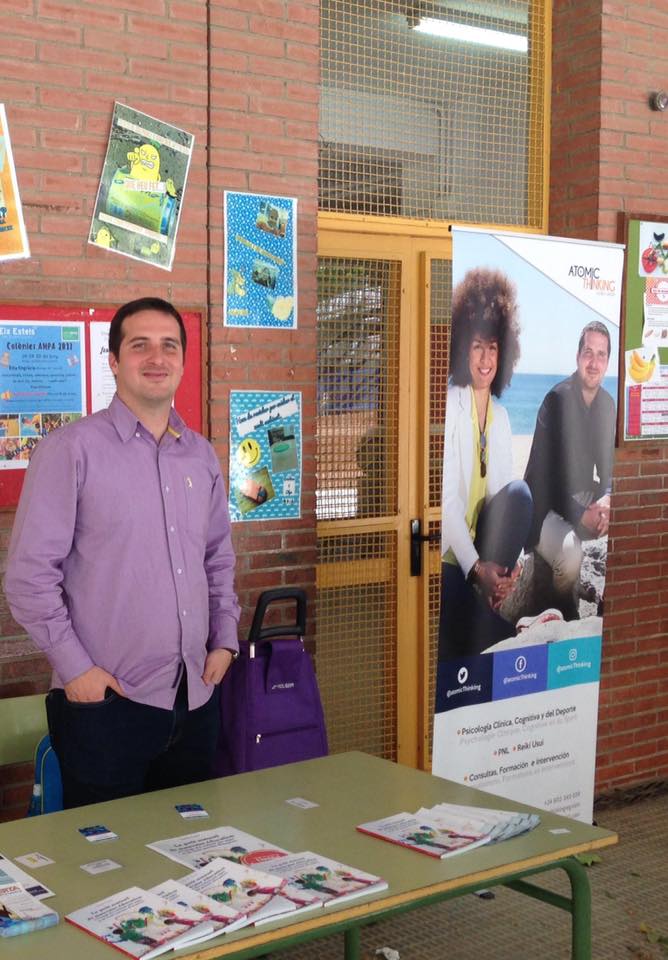 Atomic_Thinking's tweet image. Cuando la súper asociación de padres @AMPABRUSI nos invita para hablar de psicología en un espacio para padres y niños.Gracias @BrusiEscola