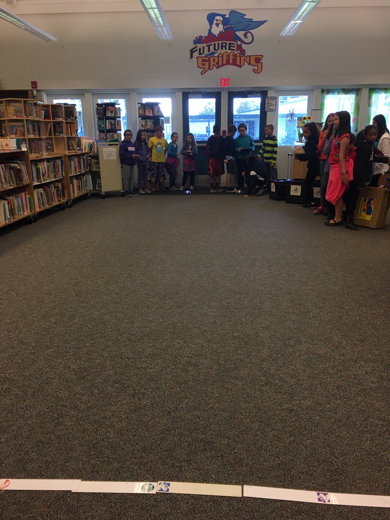 DrDTom's tweet image. Ollie races ... code in Tynker and race. Recode then race again. @Weaverwhales #Tynker #Ollie #LosAlCodes