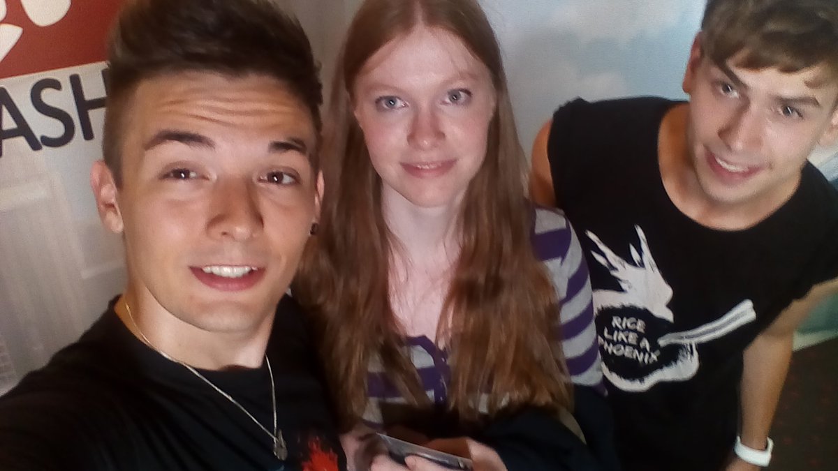 TamiaSophia's tweet photo. Überall ist die #FinalClashTour  in meiner Timeline und ich halte mich traurig daran fest, zumindest bei der Tc02Tour dabei gewesen zu sein🙈 https://t.co/iBzUZYvl9A