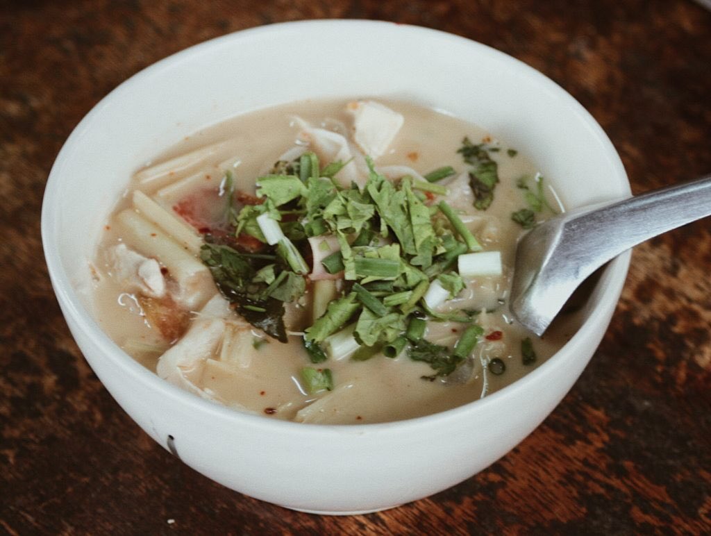 NuttMagazine's tweet photo. 7 escuelas de cocina en #tailandia
🍜🍲
#Viajes de ensueño
By Adriano J Dosantos
https://t.co/gzGXwdv7Ts
#healthyissexy #nuttmag #nutt https://t.co/ImW0xcitLE