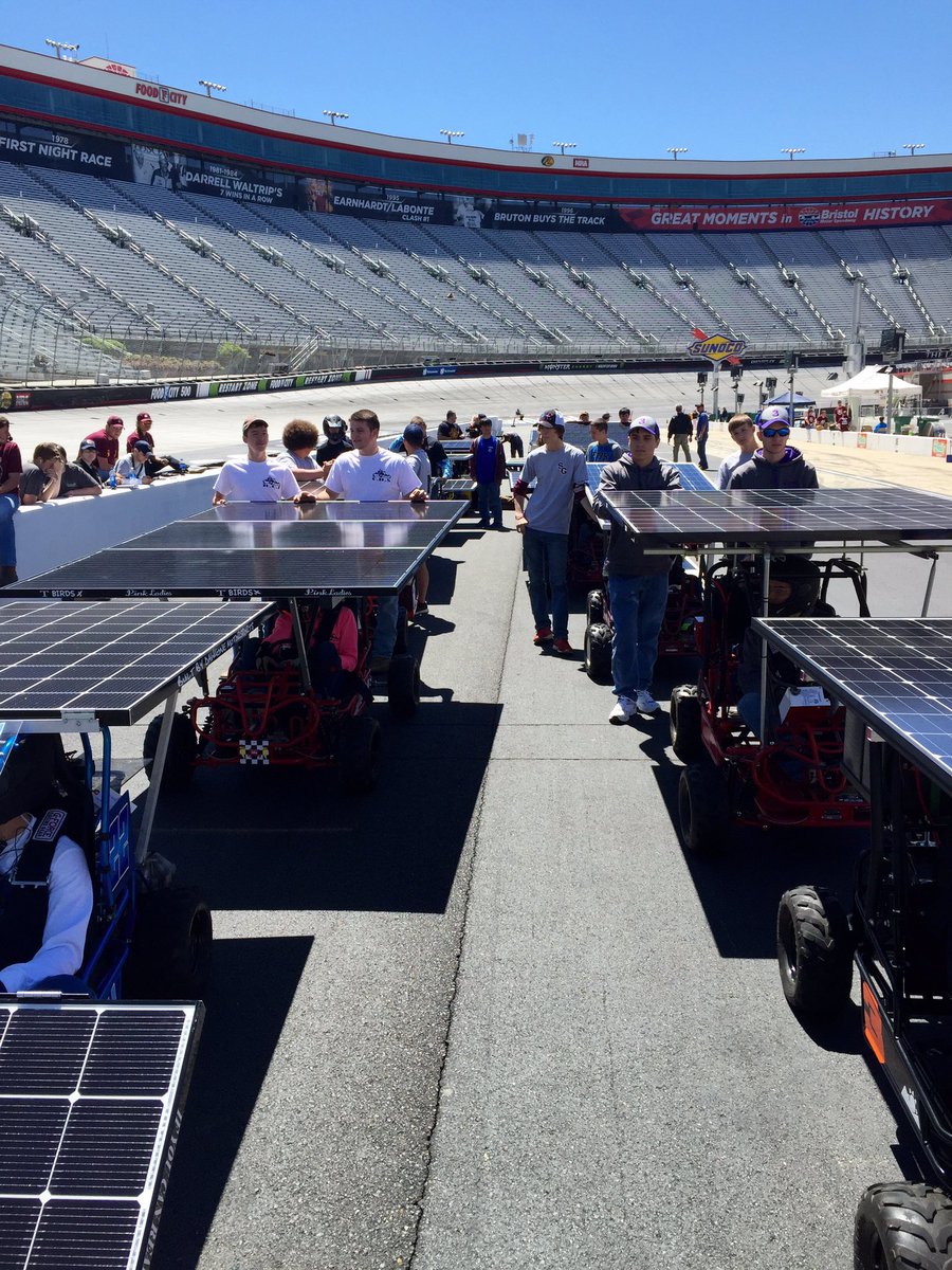TNSolarGoKarts's tweet photo. Let's go racin! #boogityboogityboogity! @BMSupdates #1stTNSolarGoKart #CTEinTN #CTE https://t.co/V9cEOtSHuR