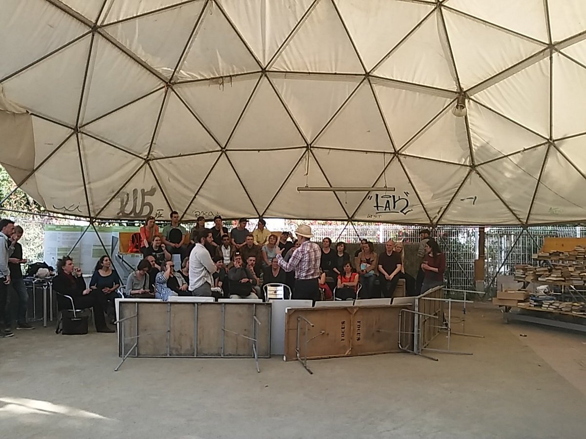 Ales_Gonzales's tweet photo. 40 professionals and students of #Progresserasmus learning about green commons in #EspaiGermanetes #Barcelona https://t.co/OqJVTjmNvr