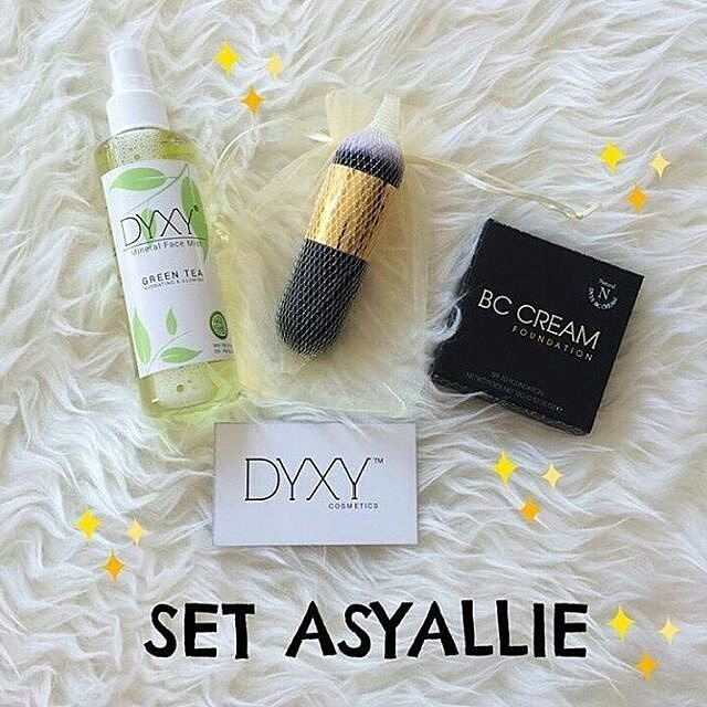Hi semua!

Awak nak GLOWING dalam masa SEMINIT je?!

BOLEH! Mari dapatkan 2 Set HOT SELLING 🔥🔥 ni. Ada HARGA PROMO BOOM!