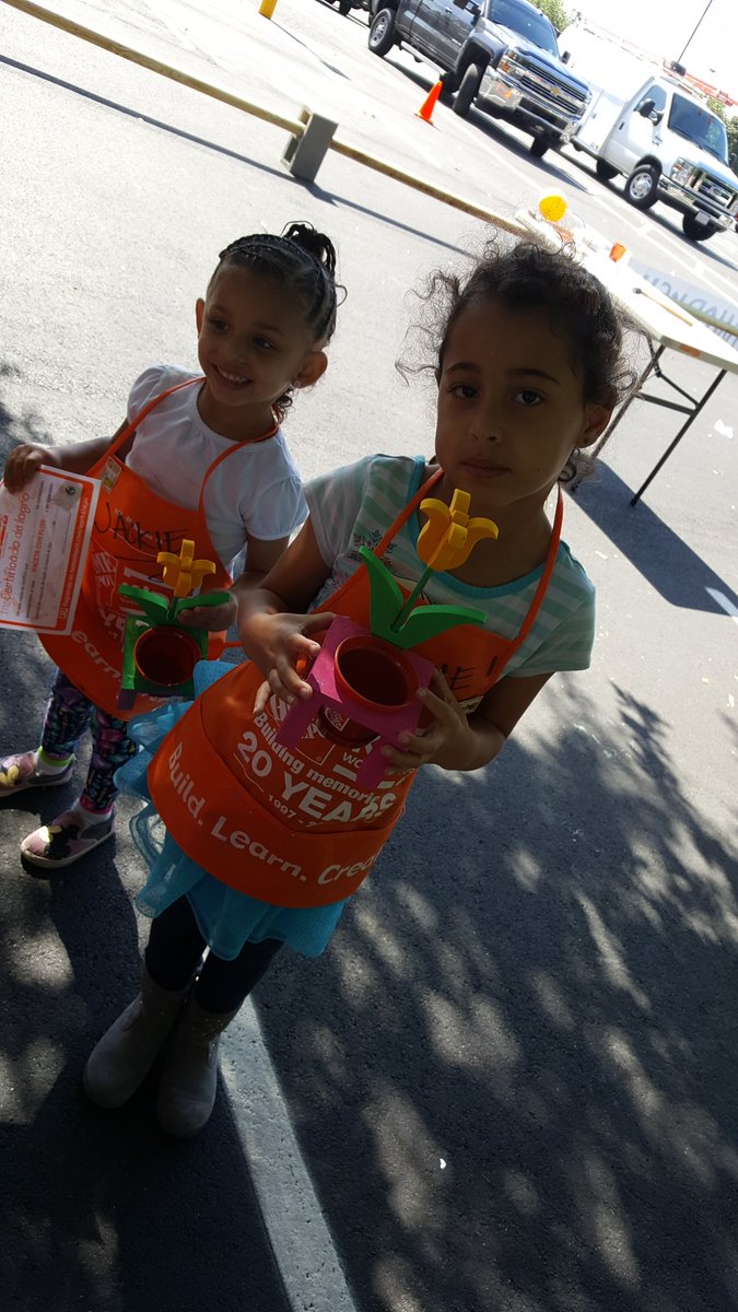 Munchie1173's tweet photo. #LatePost #KidsWorkshop #SaturdayFunday #FlowerPot #Store0122 https://t.co/SXbrrOXdzp