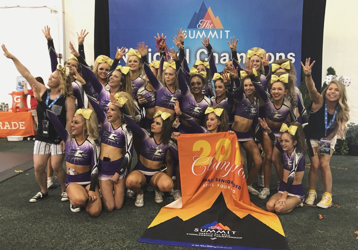 brooke_dumas_'s tweet photo. 4-peat for 4.2💛
blessed to receive my 3rd ring with my family this weekend💍 https://t.co/2MnEq4zCJm