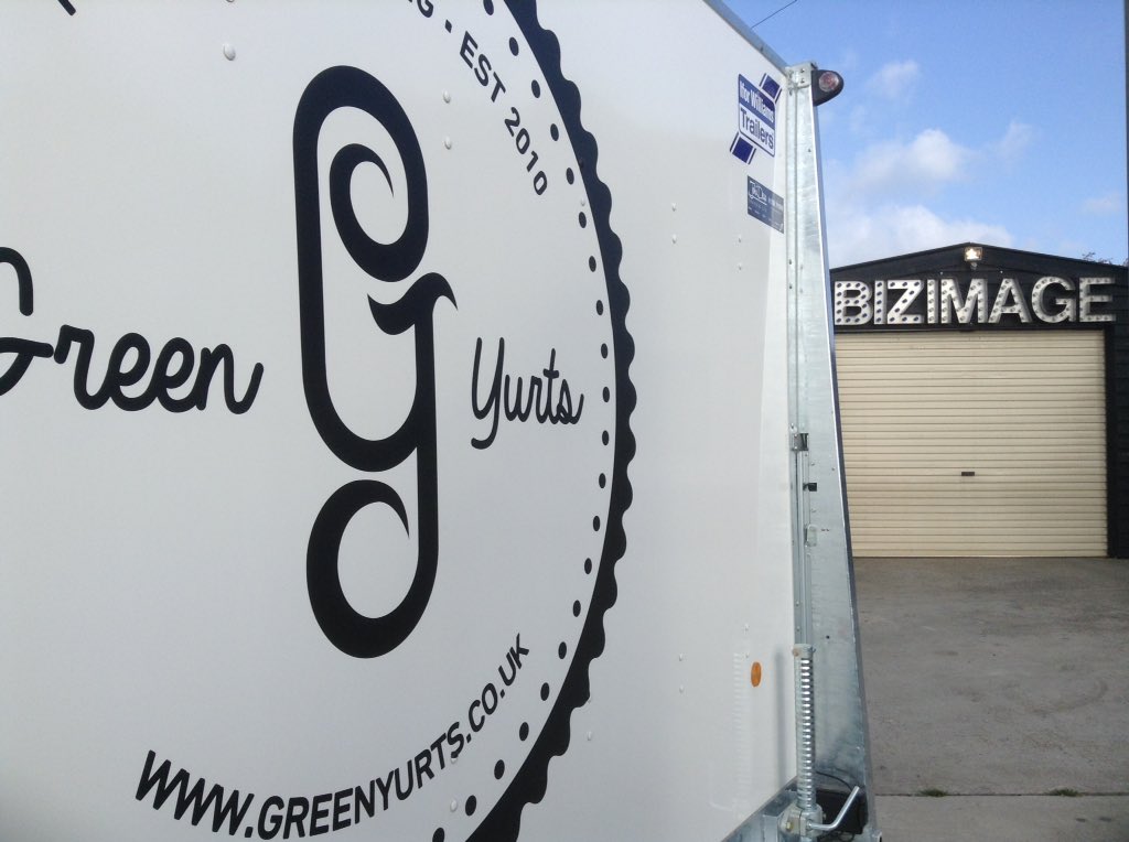 BizImageLewis's tweet image. Ending the day on a high with this signwritten van and trailer for Green Yurts. #BizImage #Signwriting @BizImageUK
