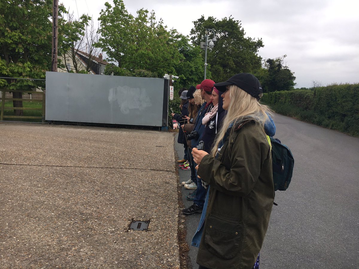 EssexPigSave's tweet image. Thank you to everyone that joined us at our solidarity vigil to #bearwitness &amp;amp; show our support to Anita &amp;amp; @TorontoPigSave #PigTrial 🐖❤