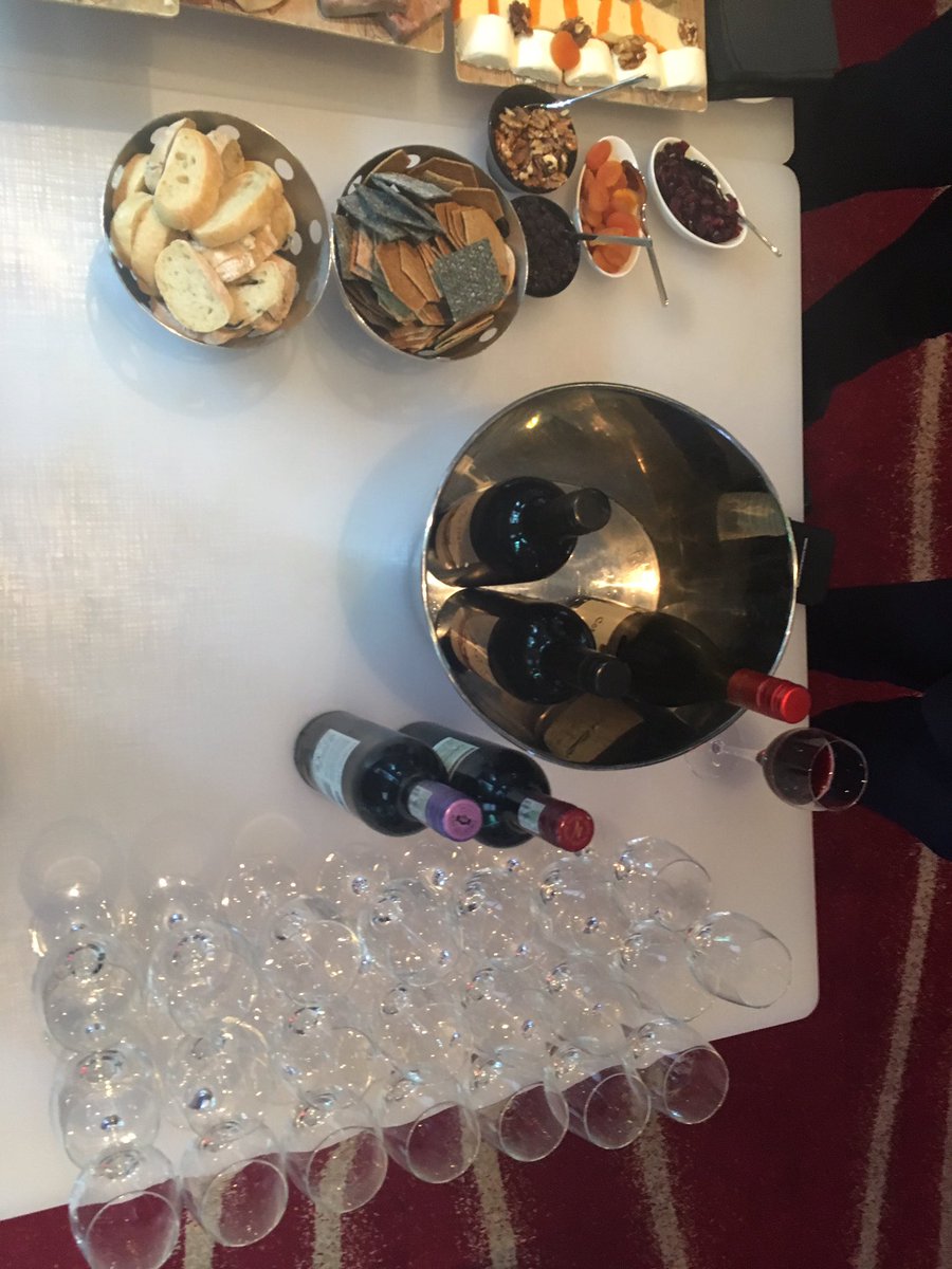 MoiTuit's tweet image. Drinks and food are ready at K2 booth! Come and chat about #LowCodeApps over a drink  #GartnerAADI