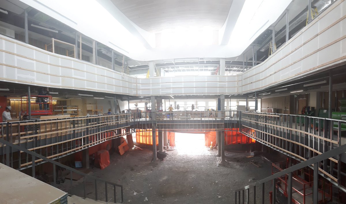 Engineernewmom's tweet photo. Atrium taking shape @LaurentianU . #campusmod #lusneakpeek https://t.co/9c2dF6kODb