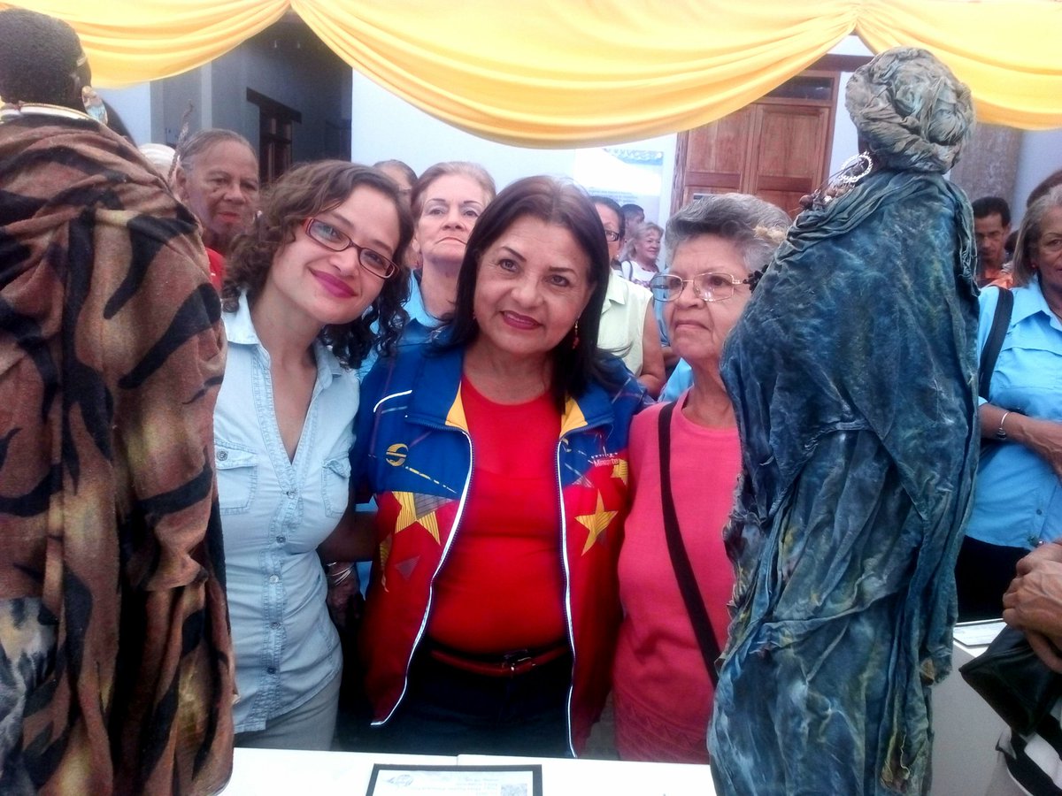 salainass's tweet photo. #InassEnArte2017 promueve la expresión artística de nuestros abuelos y abuelas @gladysrequena @magallyvina https://t.co/KUJ1xSK6Bw