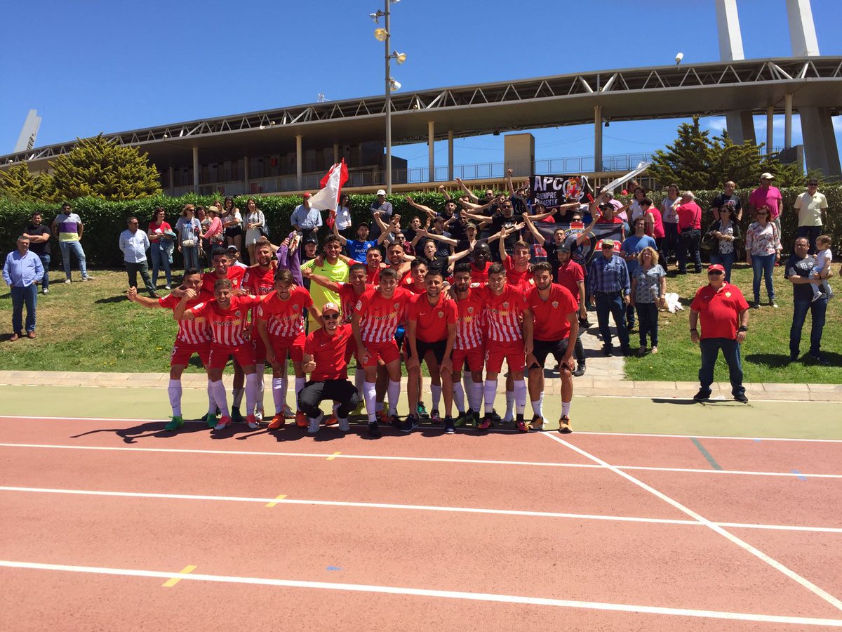 Por la mañana estuvimos presentes en el filial, el cual consiguió una importantísima victoria. !Grandes chavales, os esperamos en play offs!