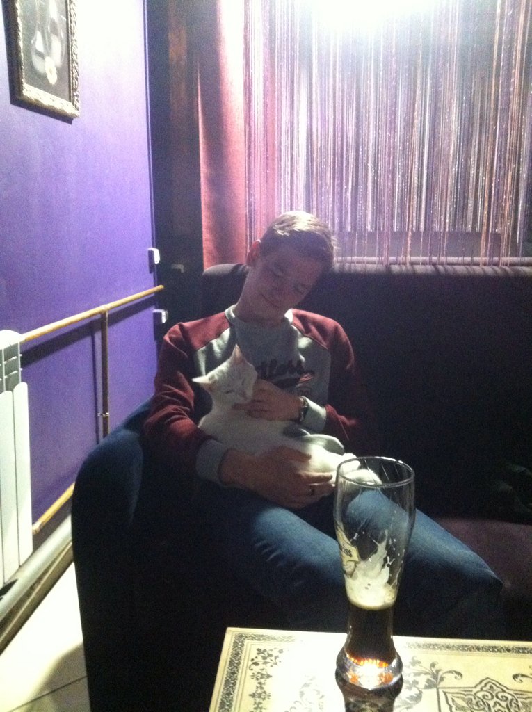 _GARICKcap_'s tweet image. Это Паша. Паша пытается претвориться милым. Мы знаем что Паша сатанист