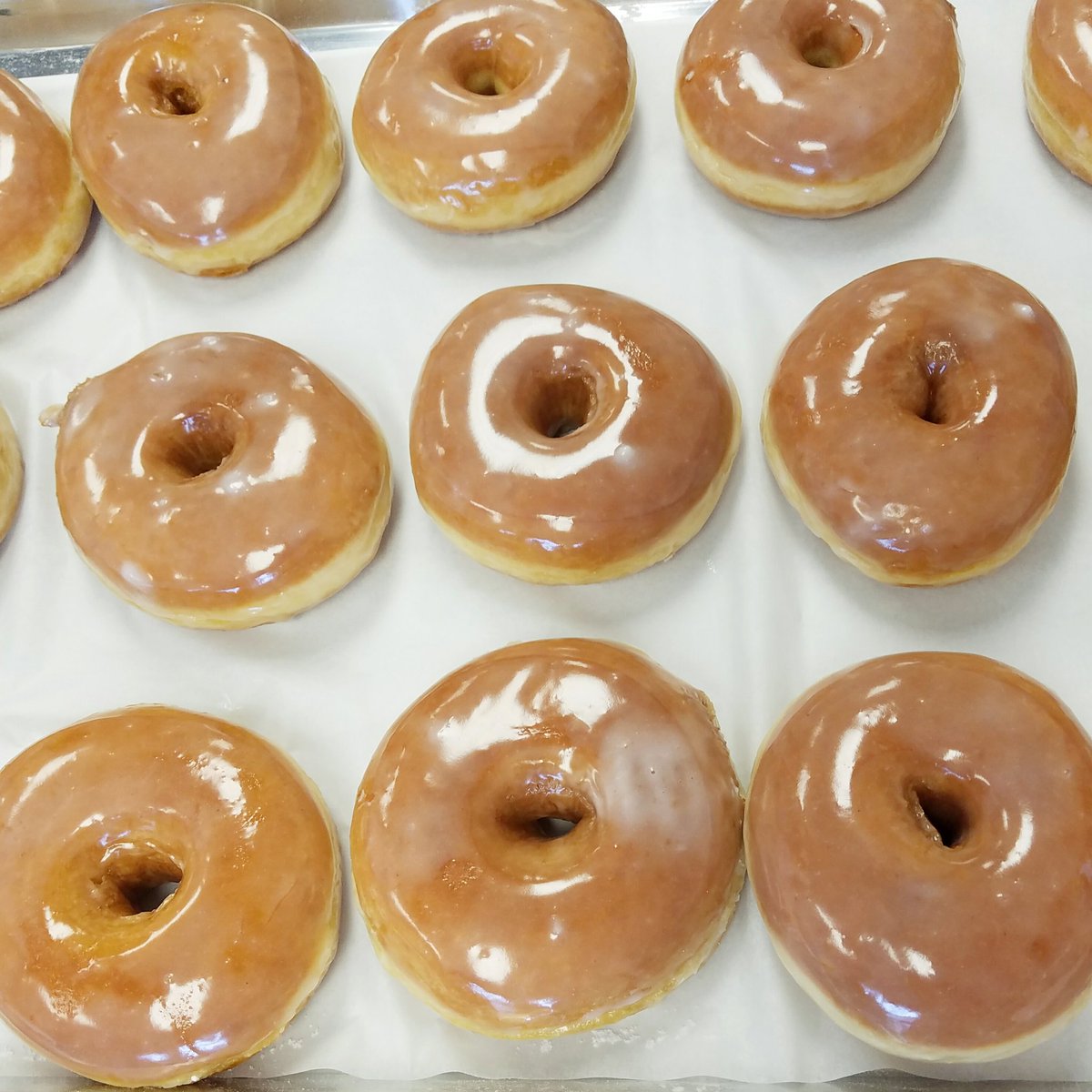 LamplighterRVA's tweet image. Every Monday-Saturday we've got the donuts from The Threat Shop to fulfill all of your Homer Simpson-esque donut dreams #mmmdoh #dohnuts