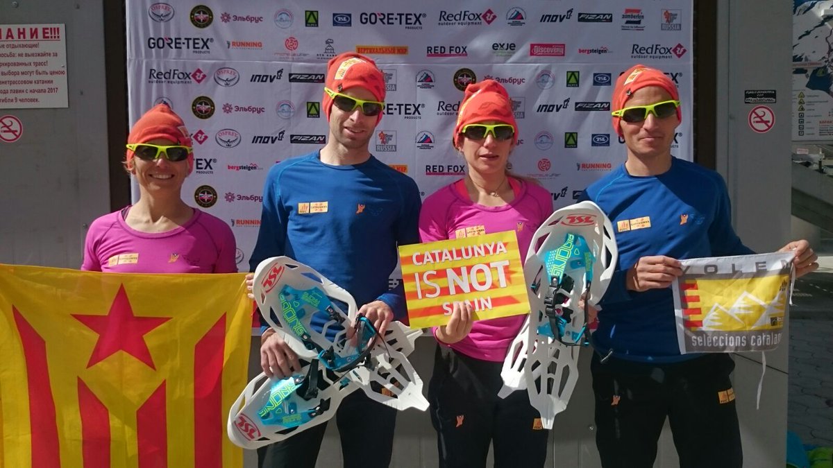 SeleccionsCAT's tweet photo. La selecció catalana torna a respondre a la @world_snowshoe amb èxits i estelades, ara al pic més alt d'Europa 👉https://t.co/k2vm6dii8t https://t.co/oQS8Pu48oT