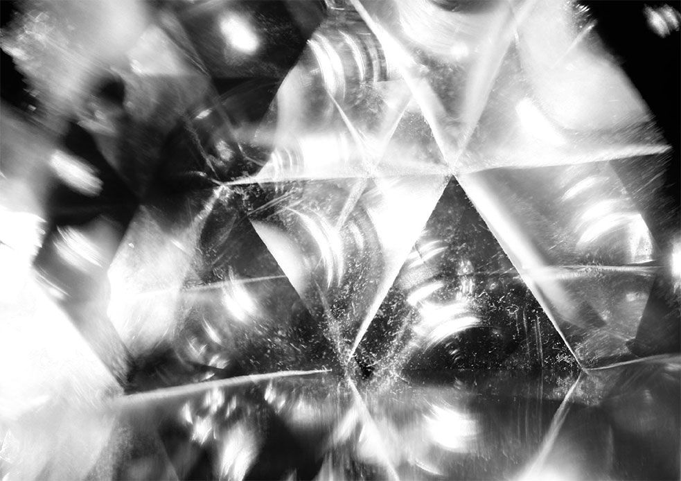 Beautiful graphic design and art direction by Yuri Uenishi, find out more > maybeokay.com/rof