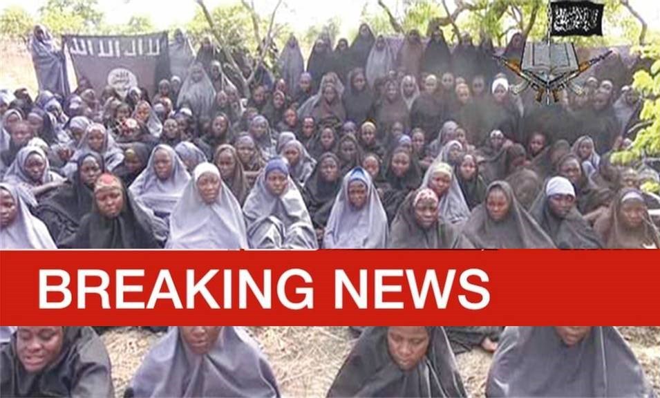 Areagist's tweet photo. Breaking News : 82 More Chibok Girls Just released..... - https://t.co/WyjnKAyXCL https://t.co/1BThnHOmjO