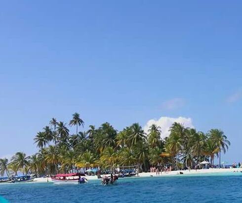 Día precioso en Kuna Yala, Archipiélago de San Blas, #Panamá #fotografía por <a href="/IsabelDK8/">Isabel Damian</a>