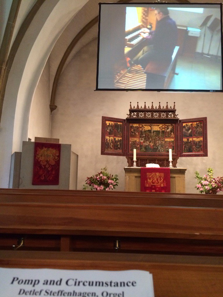KlausBesser's tweet photo. Beeindruckendes Orgelkonzert in der Dorfkirche #Steinhagen mit Detlef #Steffenhagen https://t.co/tkGgeNXJ8u