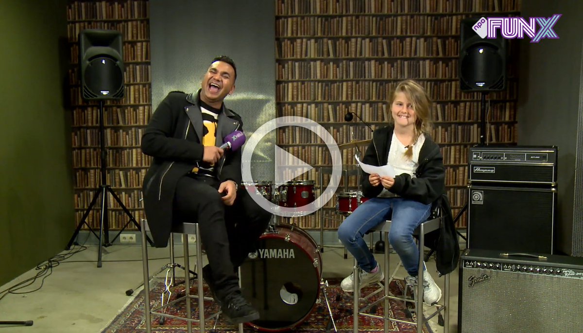 😈 FunX PRANK: Meisje (9) stelt brutale vragen aan @DJDYNA, <a href="/ladybeeofficial/">LADY BEE</a>, <a href="/ThePartysquad/">The Partysquad</a> &amp; @johnny__500 bit.ly/2qTgrzU  #FMA17
