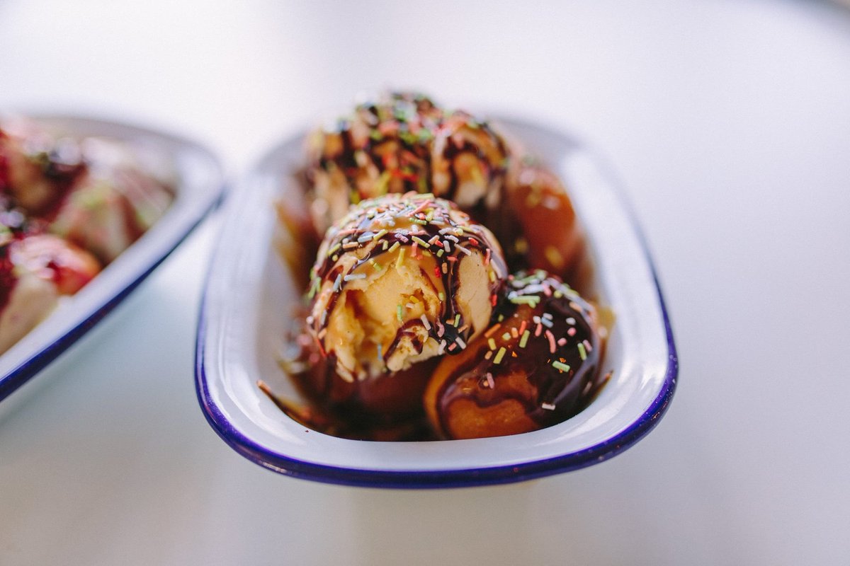 DogsNDoughnut's tweet photo. This week is National Doughnut week buy any Hot Dogs and get Free Doughnuts &amp; any toppings absolutely FREE!! 🍩🍩🍩💯#Preston #lancashire https://t.co/SF7uVxq186